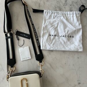 Marc Jacobs Snapshot Camera Bag in Black and White